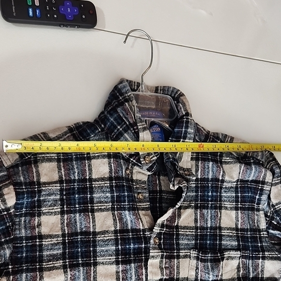 Pendleton Shirt Mens Plaid Size L but runs small Fits M Cut Off Sleeve - Picture 10 of 16